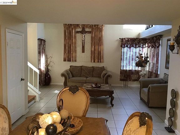 5th image of 1009 Burnham Dr