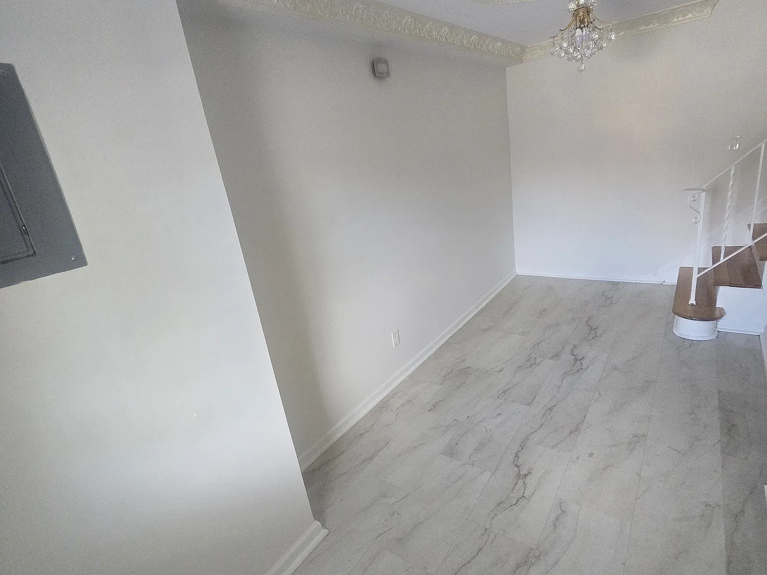3 bed, 1100 sqft, $3,200 — Photo 3
