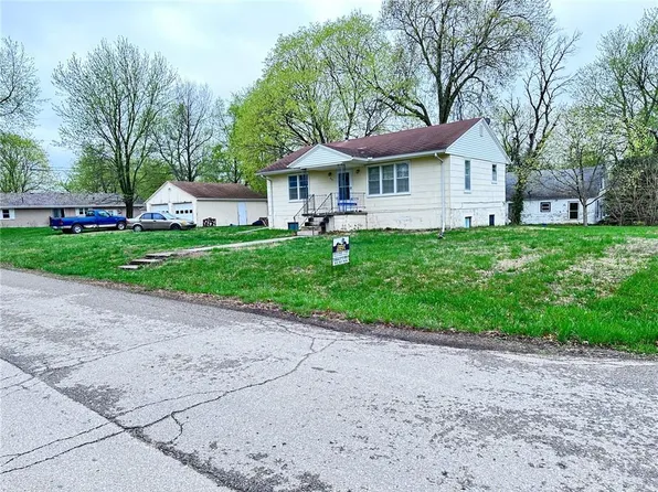 201 S Olive St, Mc Louth, KS 66054