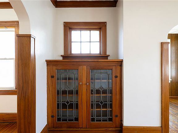 4th image of 178 Fairview Ave