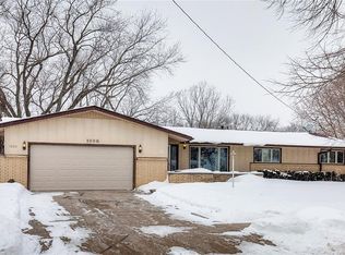1006 Knob Hill Dr, Des Moines, IA 50317