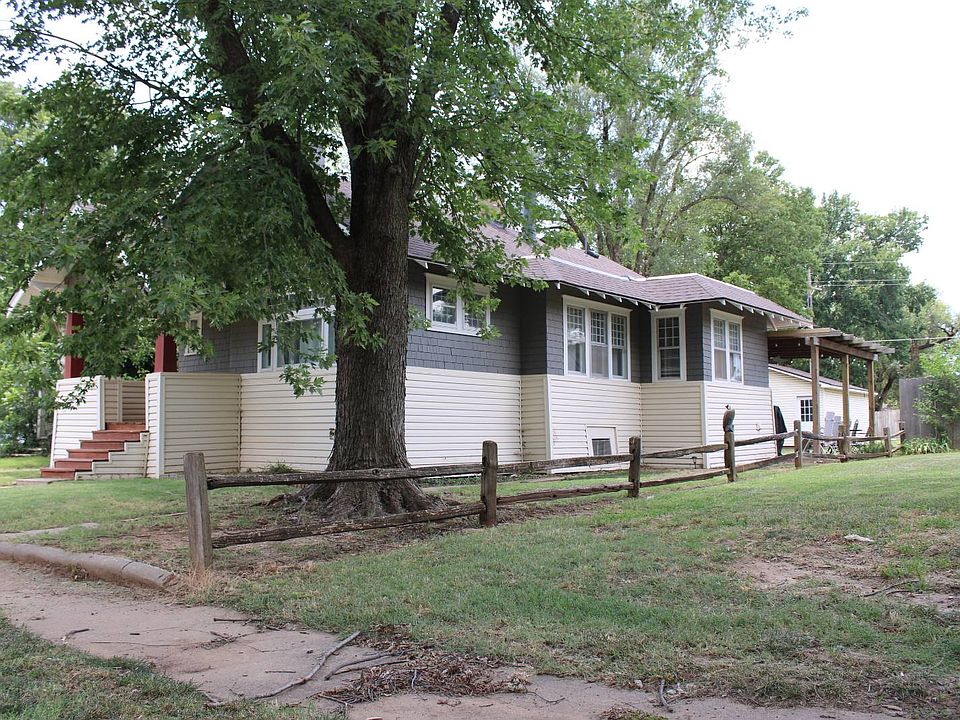1st image of 320 N Lincoln Ave