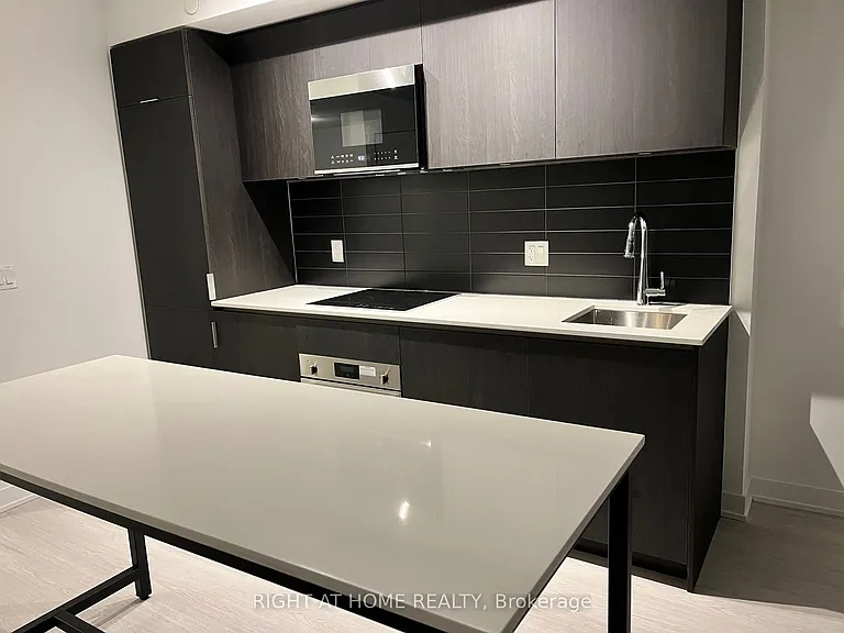 47 Mutual St #1606 — Photo 4