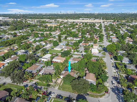 4th image of 14725 NW 10th Place