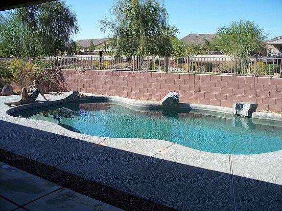 3rd image of 676 E Black Diamond Dr