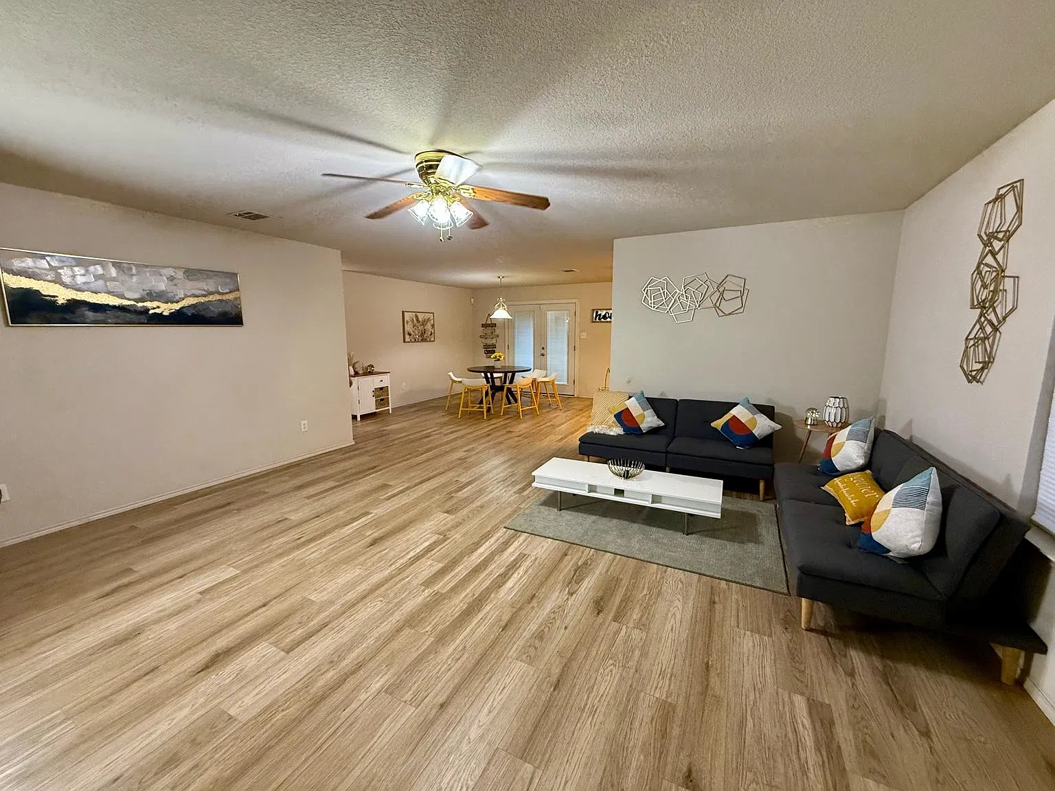 2817 Maegen Cir — Photo 4