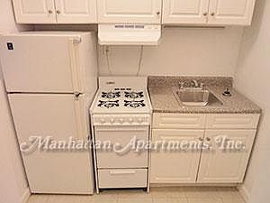 3rd image of 335 E 82nd St