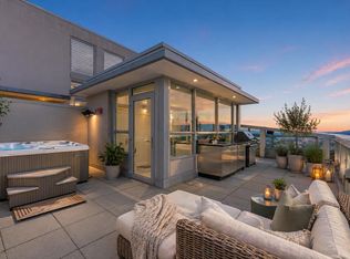 125 E 14th St #2403, North Vancouver, BC V7L 2N7