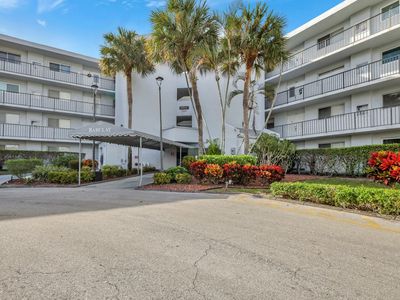 3425 Via Poinciana #207, Lake Worth, FL, 33467