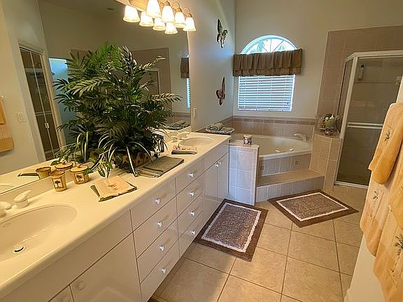 4th image of 4514 SW 22nd Pl