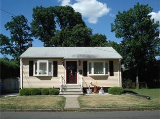 400 W Smith St, Avenel, NJ 07001