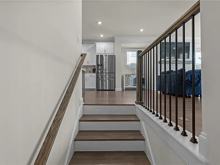 2042 Violet Ln — Photo 5