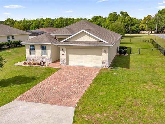 3rd image of 699 S Dixie Dr