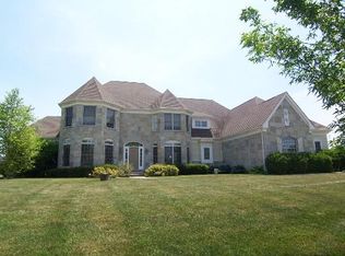 24621 N Whispering Wheat Ln, Cary, IL 60013