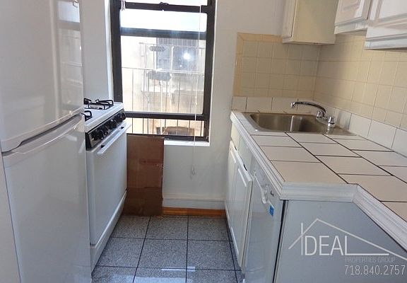 4th image of 322 6th St APT 20