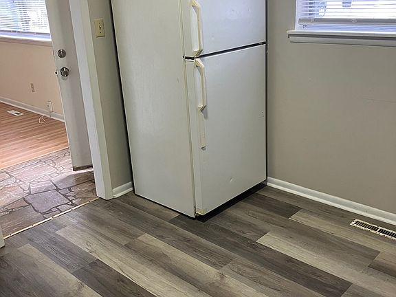 3rd image of 422-512 N Patterson Ave