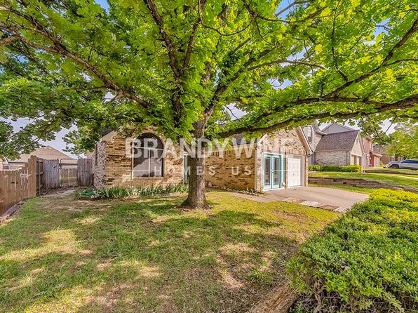 737 Lionel Way #737