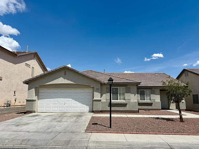 3320 Park Town St — Photo 26
