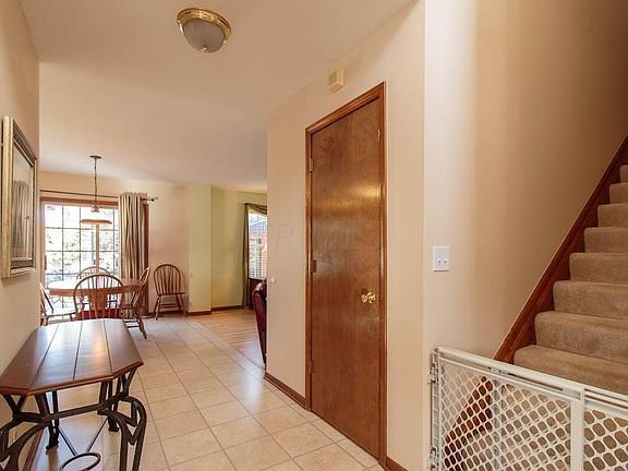 3rd image of 5898 Fieldcrest Dr