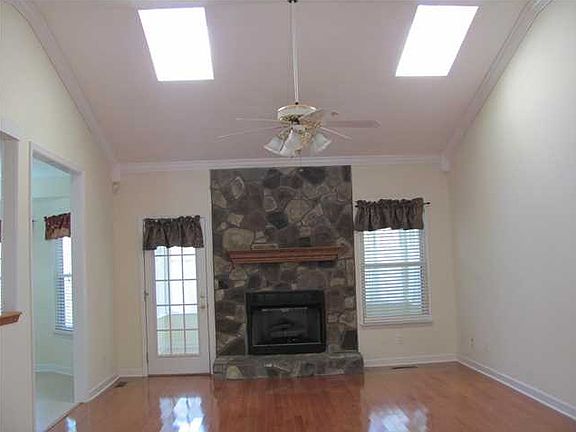 4th image of 5017 Dellwood Dr