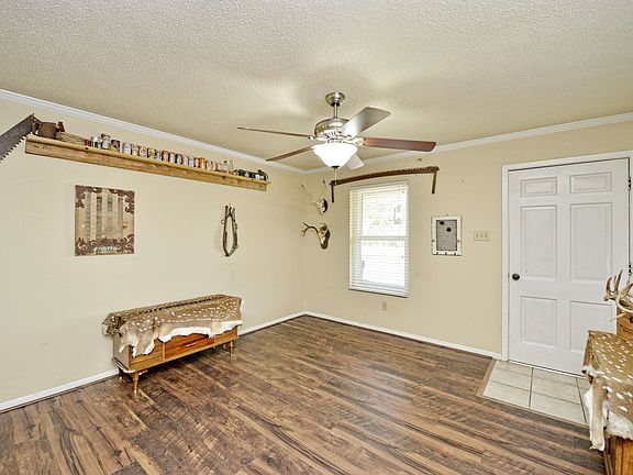 3rd image of 701 Roselea Dr