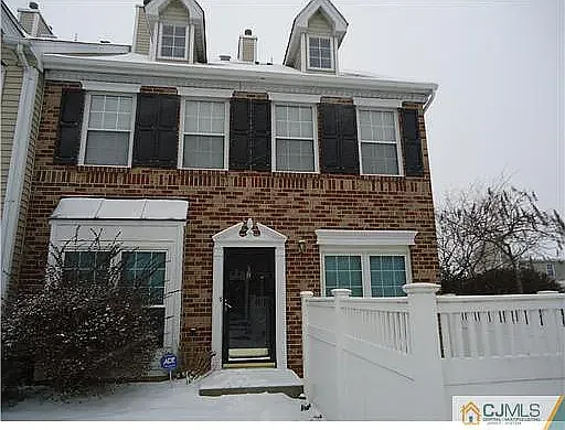3 Pembrook Ave photo 1