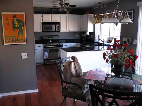 2nd image of 412 Smoketree Ln