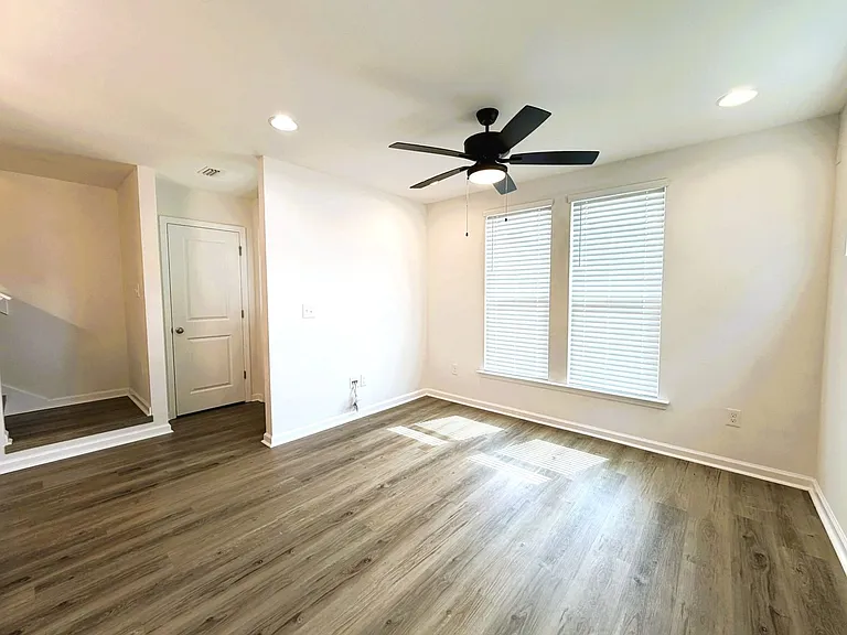 3734 Meadow Vista Ln — Photo 5