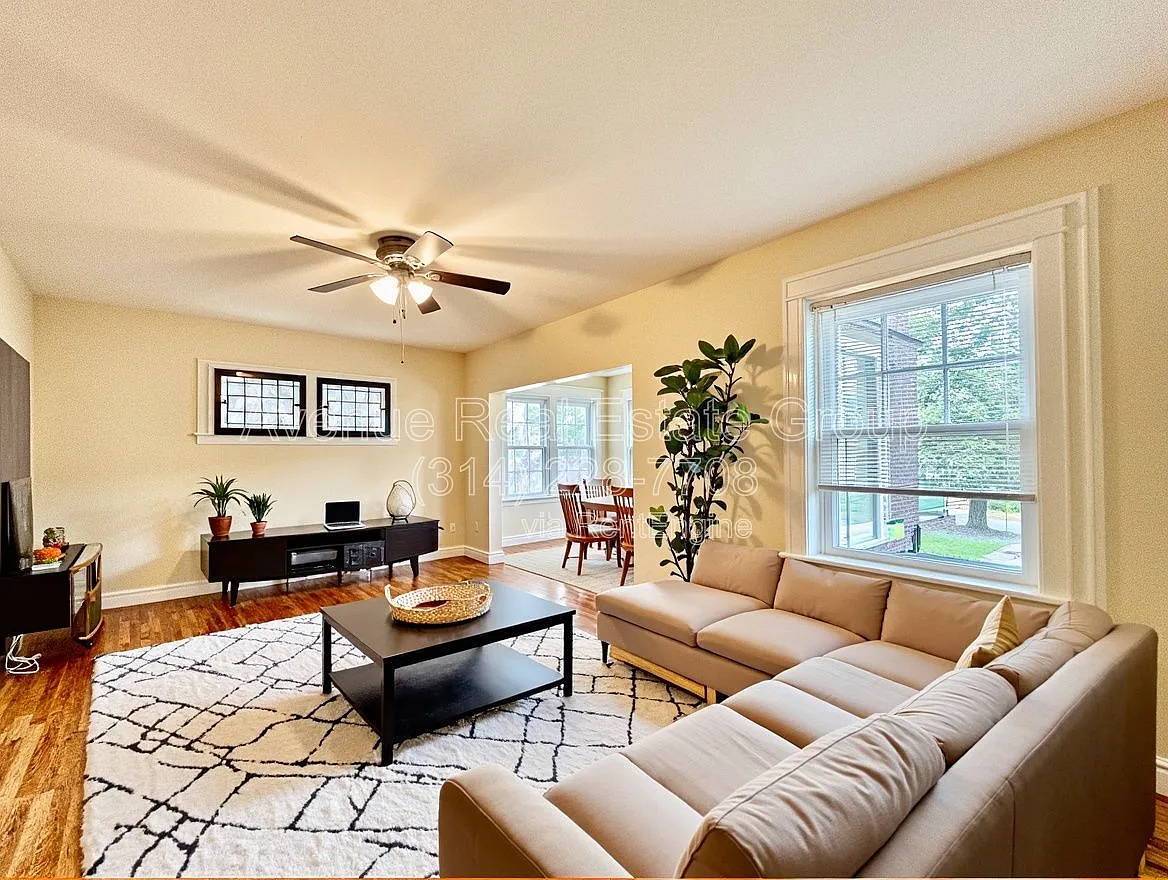 3 bed, 2.0 bath, 1500 sqft, $2,295 — Photo 2