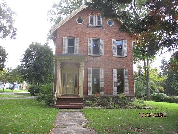 5th image of 42 E Court St