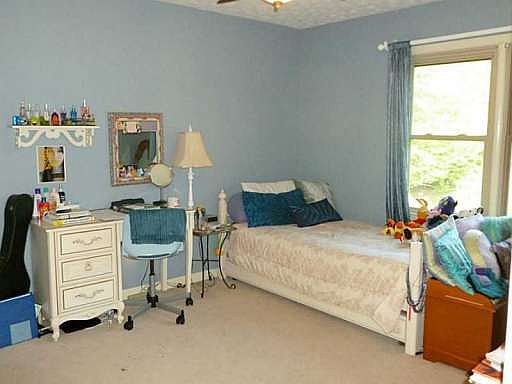 5th image of 4516 Dartmoor Dr NE