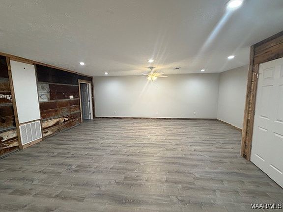 5th image of 2109 Highway 82 W