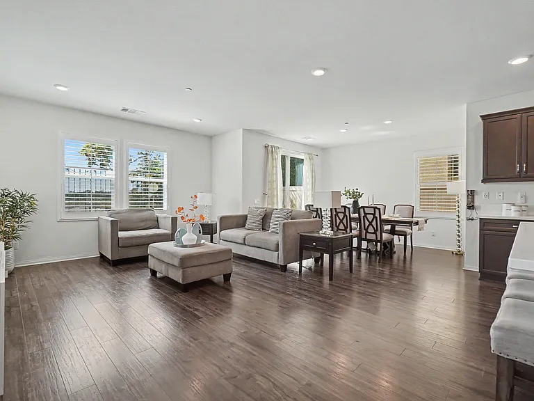 821 Parisa Pl — Photo 15