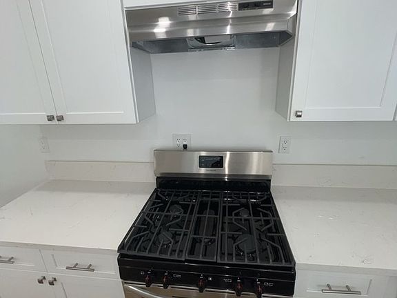 5th image of 7123-7129 Hazeltine Ave #294