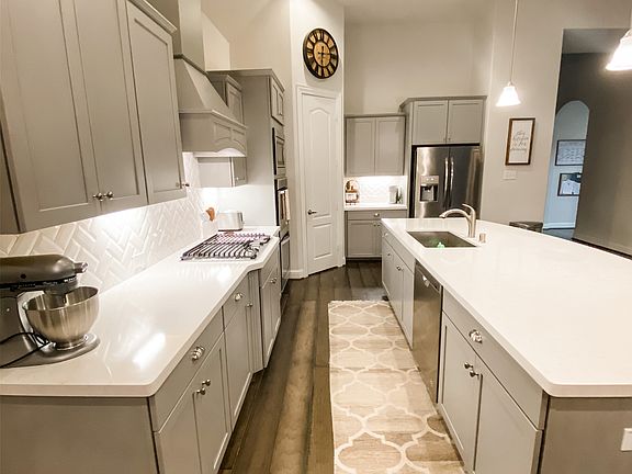 4th image of 3056 Camden Park Ln