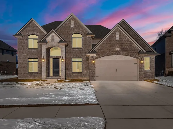 16876 Kentfield Rd, Macomb, MI 48044