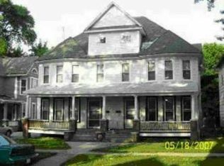 815-817 S Benton Ave, Freeport, IL 61032