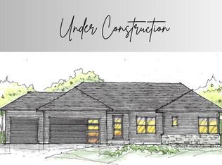 17 Viola Dr, Leclaire, IA 52753