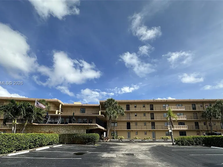 9370 SW 8th St #107 — Photo 13