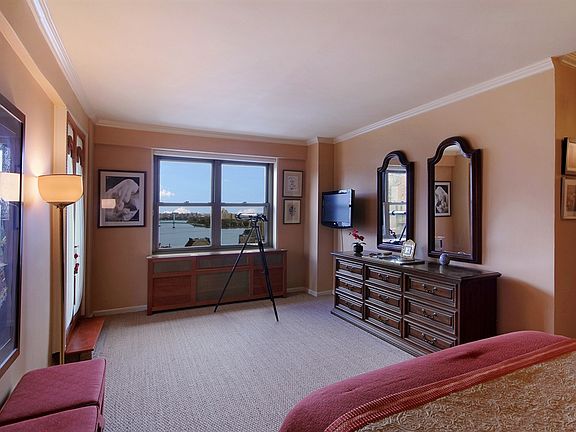 5th image of 525 E 86th St APT 19A