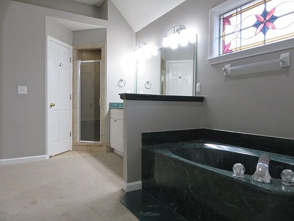 5th image of 7720 Shadow Glen Ln
