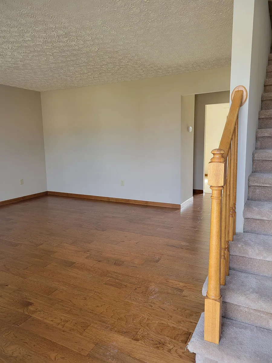 Building Photo - 467 Parkside Commons Ct #467