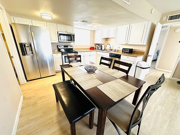 3rd image of 104 Mount Vernon Cir APT B