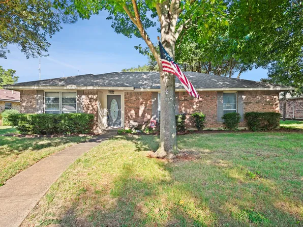 410 Daniel Ln, Cedar Hill, TX 75104