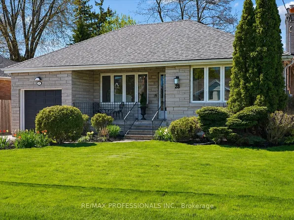 28 Spring Garden Rd, Toronto, ON M8Z 3X1