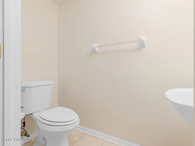 518 Steeplechase Ln — Photo 12