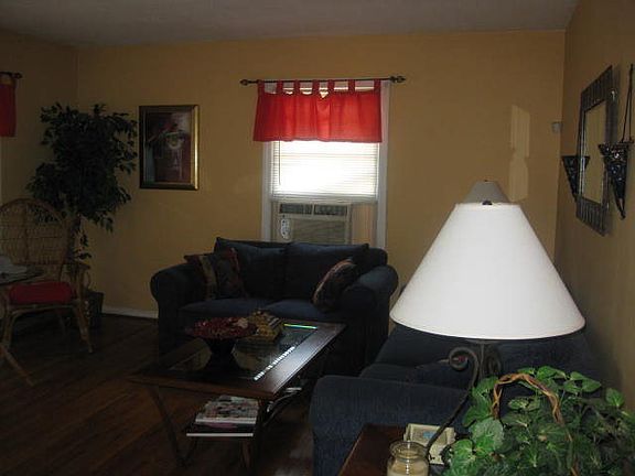 4th image of 720 Tarboro St