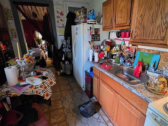 5th image of 5 Caffery Pl