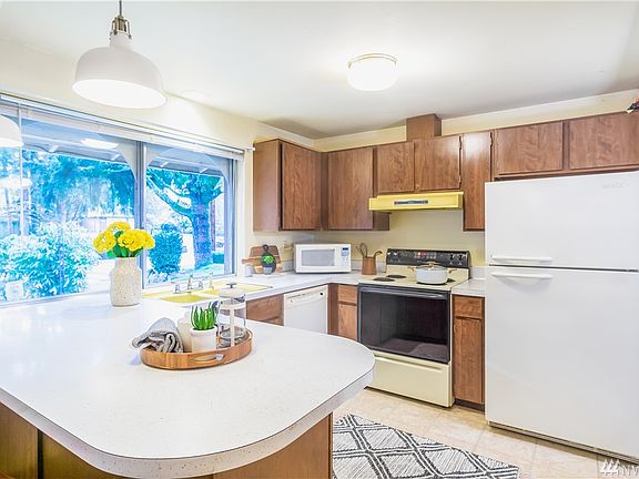 4th image of 13120 NE 109th Pl