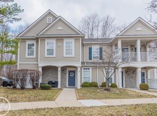 25660 S Maritime Cir, Harrison Township, MI 48045